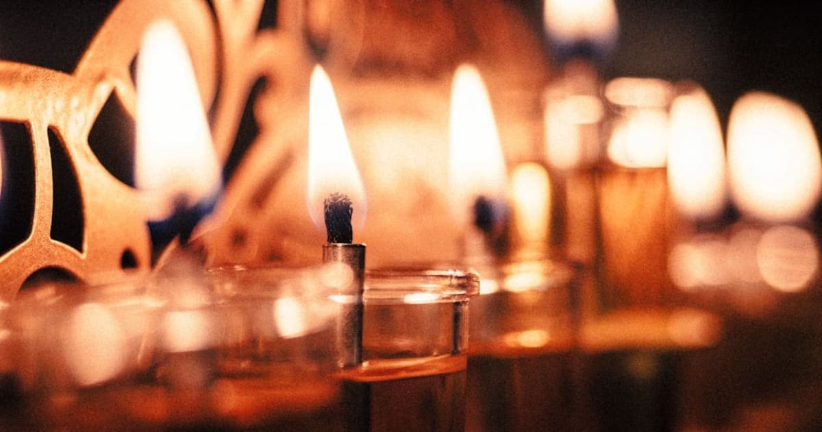 Oil vs. Candles: Which is Better for Chanukah?